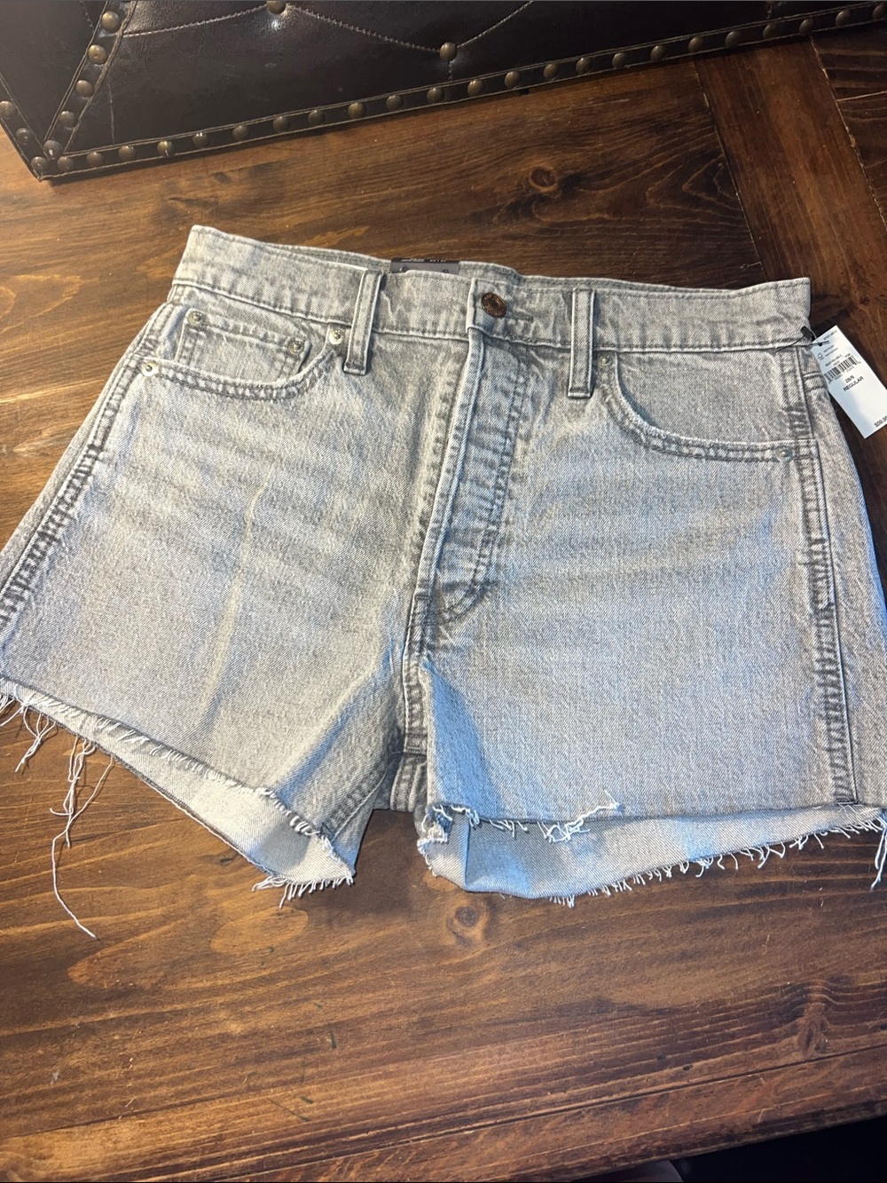 NWT! GAP Cheeky Short High Rise in Light Gray - 3” inseam 28|6R